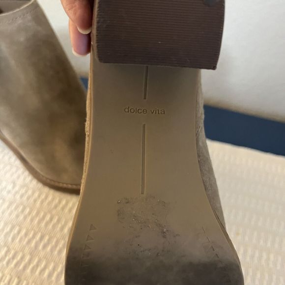 DOLCE VITA Women's Mushroom Suede Spade Pointed Toe Heeled Ankle Boot SZ 9 - Picture 9 of 9